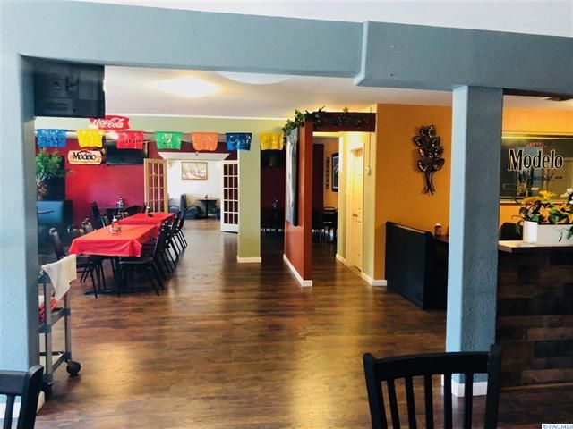 116 Division St, Grandview, WA 98930